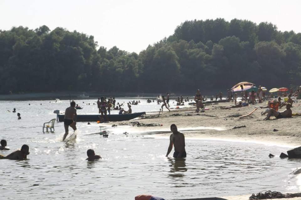 Villa Danube Fairy Futog Esterno foto